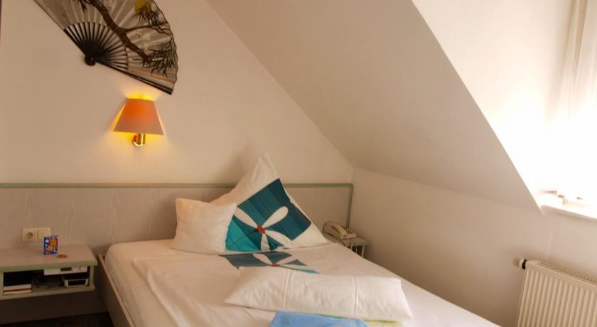 Landgasthaus Bonn Baunatal Room photo